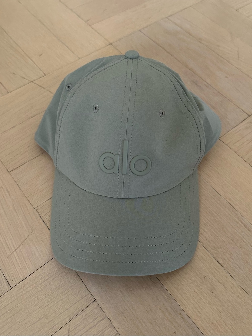 Alo Yoga Performance Off Duty Cap Hat Dune Grass Green - NWT